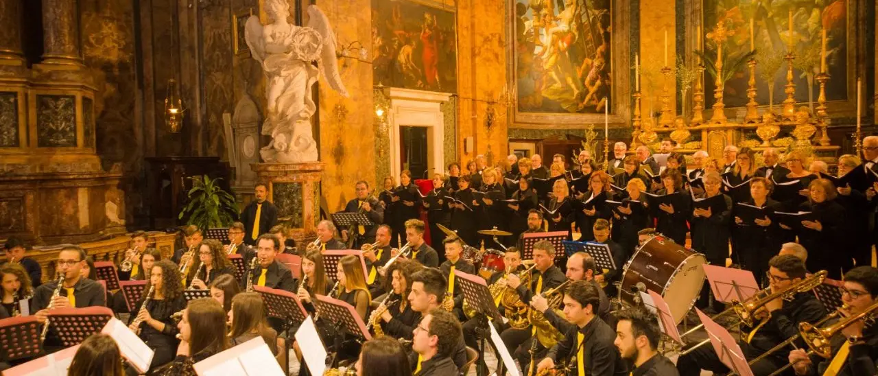 Verso la Pasqua, la chiesa del Carmine di Filadelfia pronta a ospitare il concerto dell’orchestra di fiati “Gemelli”