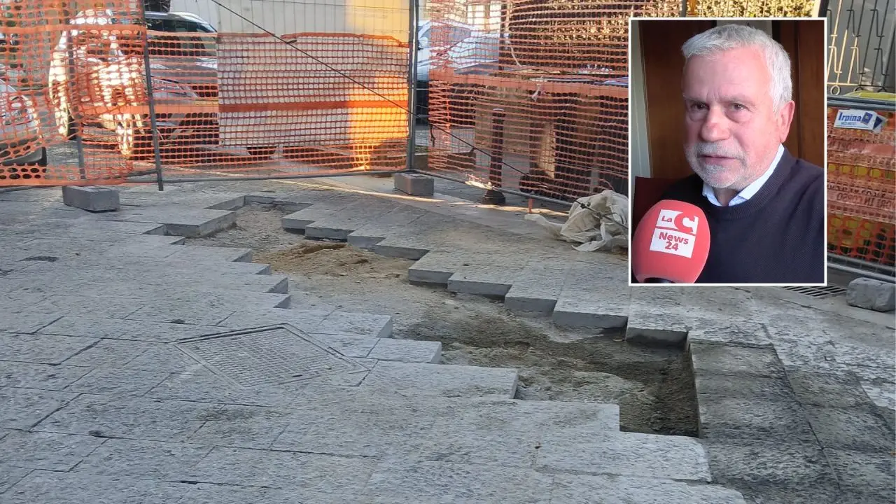 Vibo Marina, via Bianchi chiusa e lavori sospesi. Monteleone rassicura: «Non è vero che sono finite le basole, procedura concordata con la ditta»