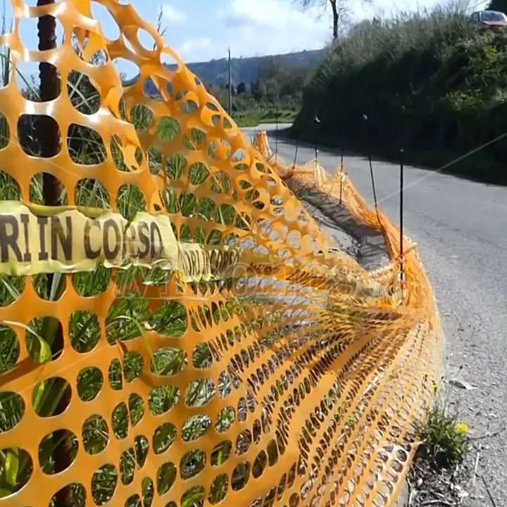 Buche, erbacce e degrado: viaggio da incubo sulle strade provinciali che portano a Tropea e Capo Vaticano