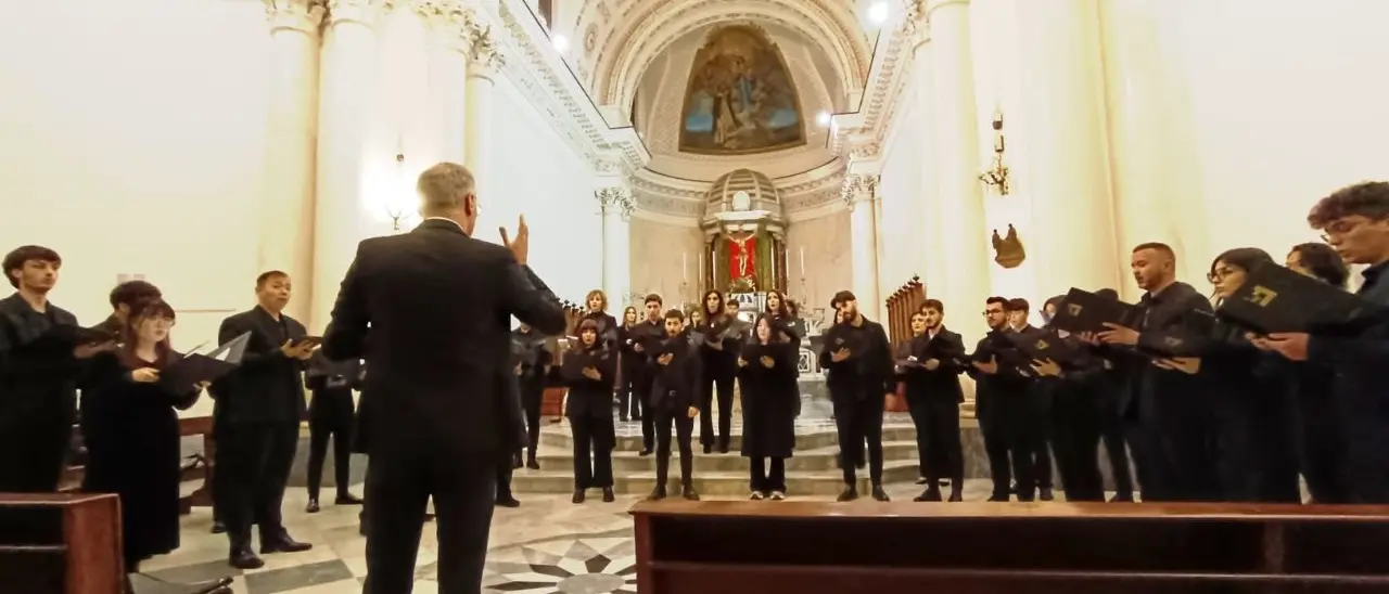 Domani il coro polifonico del conservatorio Torrefranca per l’ultimo appuntamento del progetto Crux Gloria, in preparazione alla Pasqua