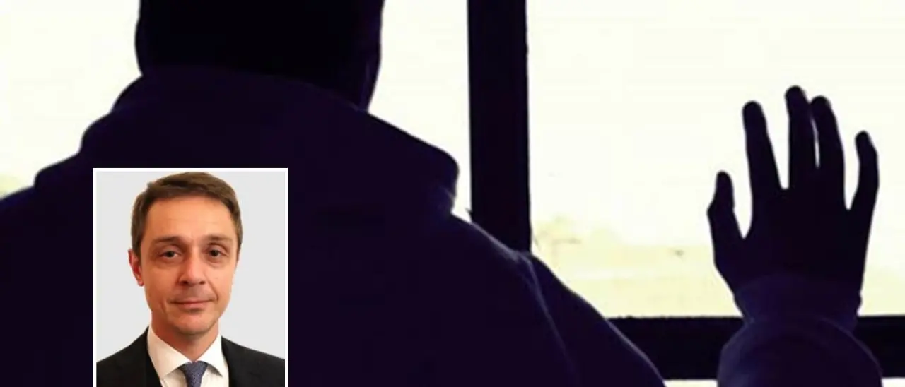 Le accuse all’ex consigliere comunale di Vibo Umberto Buccarelli: «Anello di congiunzione tra gli hacker e i Barbaro»