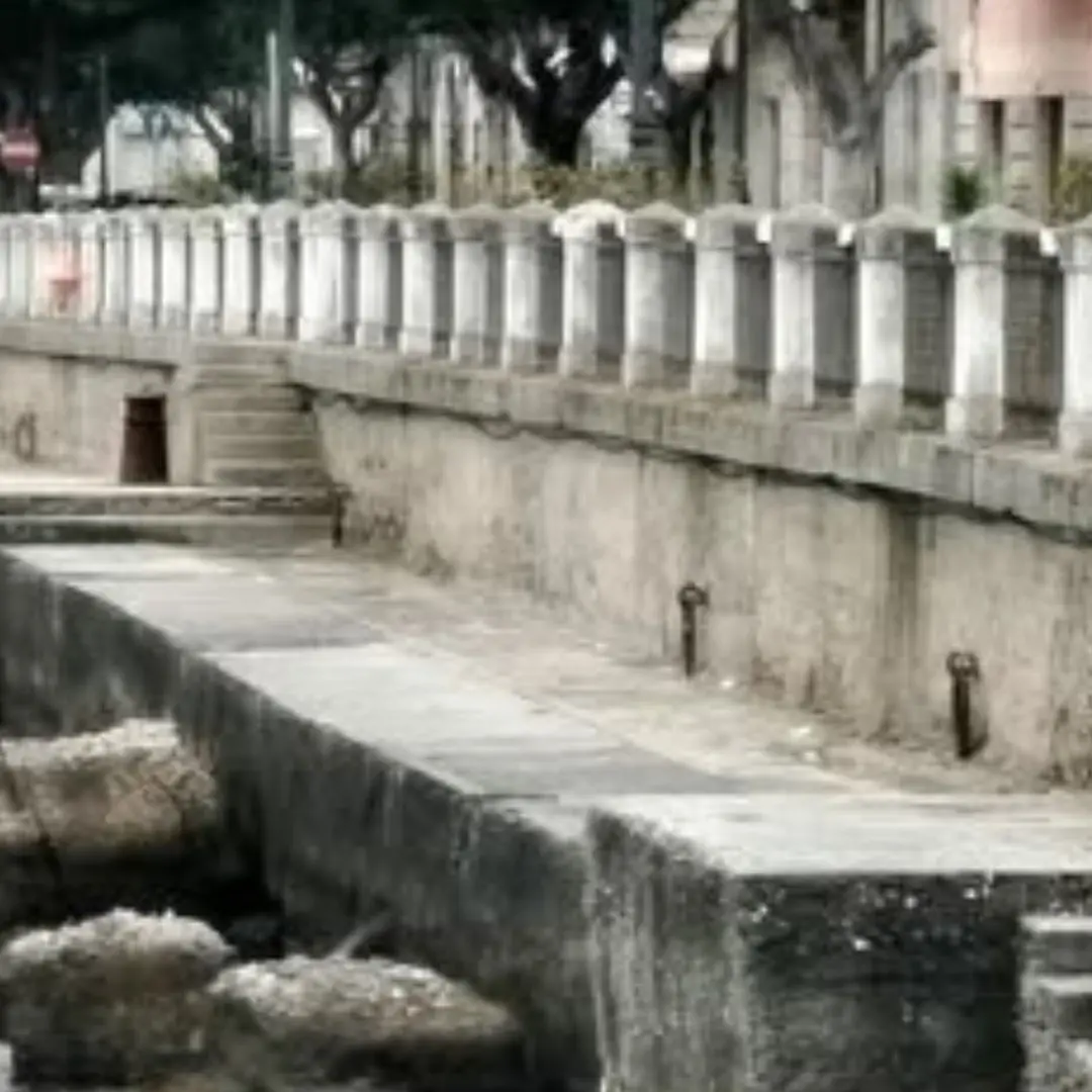 Vibo Marina, tutelare le antiche bitte d’ormeggio ricavate da colossali cannoni: l’appello di Montesanti