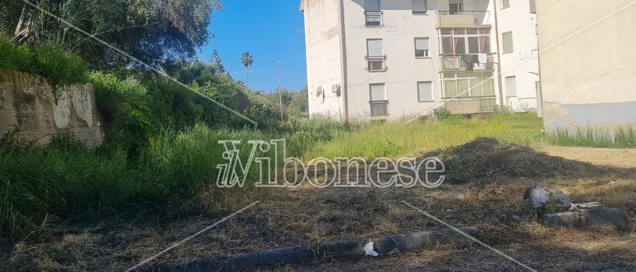 Periferie di Tropea abbandonate all'incuria: l'ex consigliere comunale Piserà si appella ai commissari per un intervento urgente