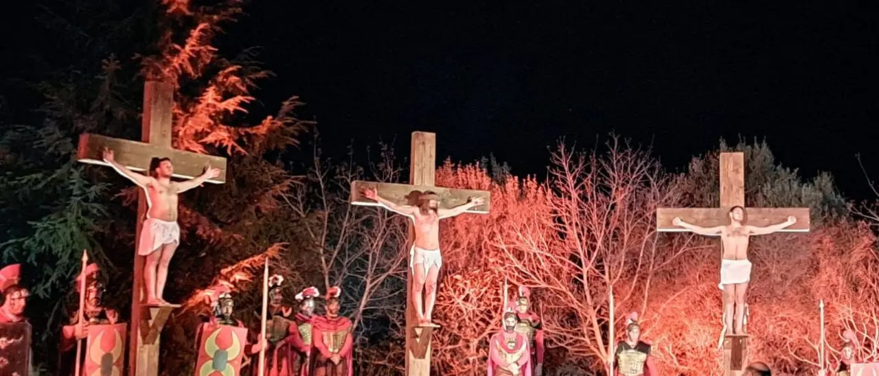 Vena di Jonadi, grande successo di pubblico per la Passione Vivente in chiave musical realizzata dalla parrocchia Gesù Salvatore