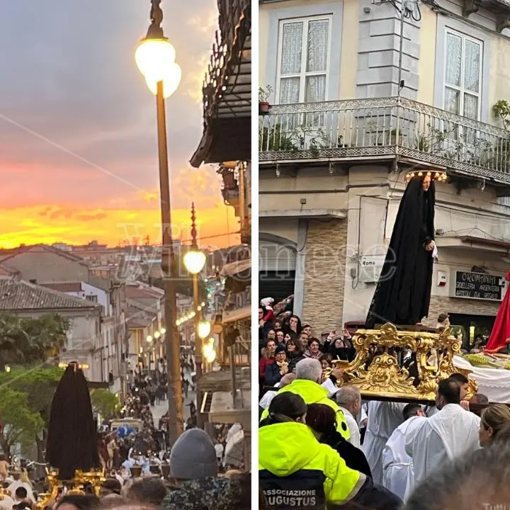 Le Vare e la processione della Desolata, il Venerdì Santo a Vibo tra fede e tradizione\n
