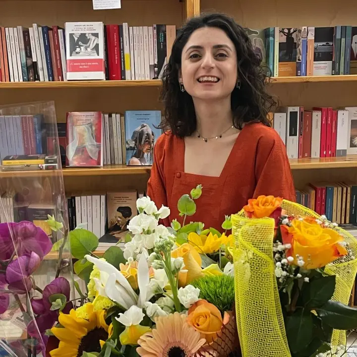 Tropea, la piccola (e fenomenale) libreria di Chiara Condò compie 10 anni: «Mai pentita di essere tornata a casa»