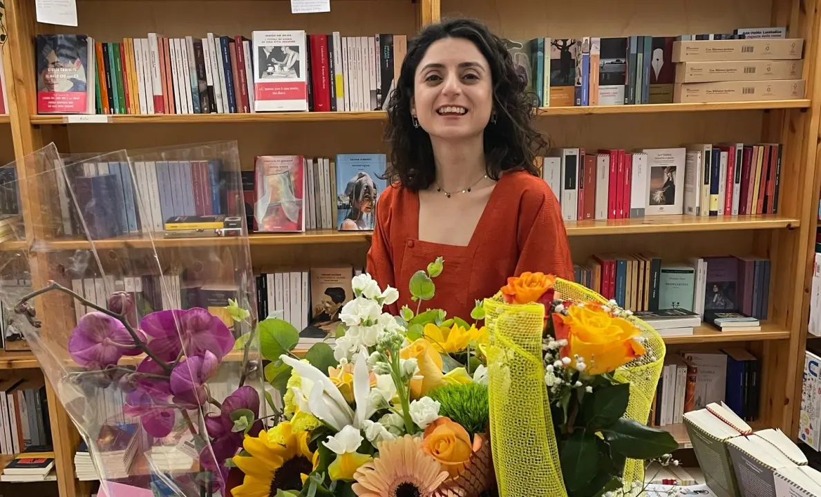 Tropea, la piccola (e fenomenale) libreria di Chiara Condò compie 10 anni: «Mai pentita di essere tornata a casa»