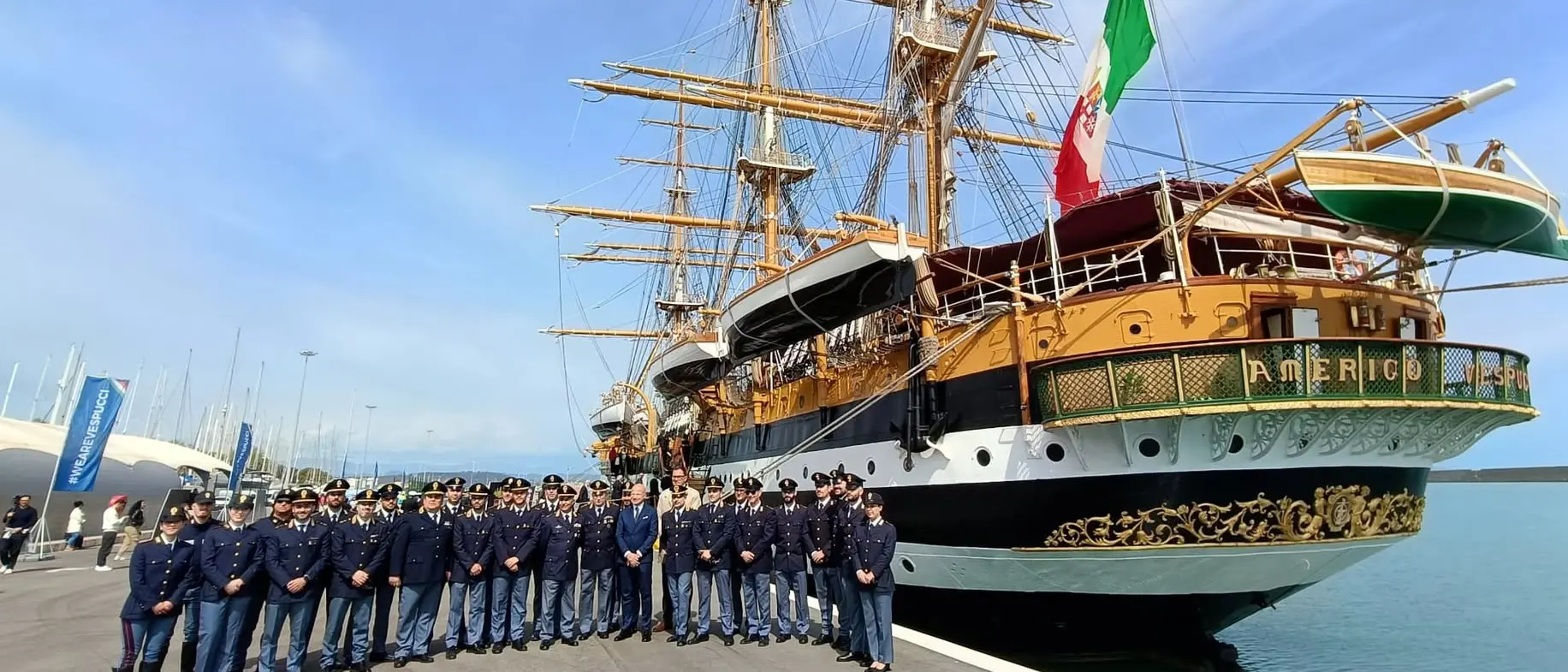La nave più bella del mondo è in Calabria: l'Amerigo Vespucci approda a Crotone