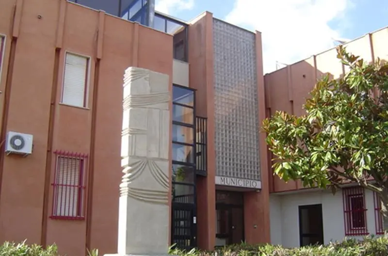 Lavori infiniti al Municipio di Stefanaconi: i commissari deliberano la messa in mora per l’appaltatore