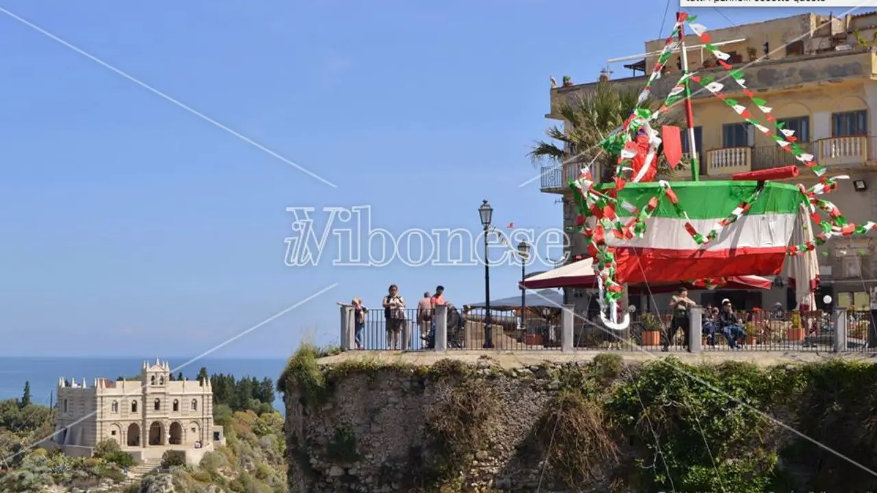 Tropea, tutto pronto per la storica festa nel centro storico de \"I Tri da Cruci\". Ecco il programma stilato dall'1 al 3 maggio