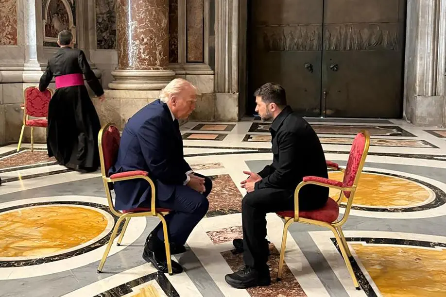 L'ultimo dono di Francesco per la pace: Trump incontra Zelensky al funerale del Papa. Secondo il Vaticano hanno partecipato 250mila persone
