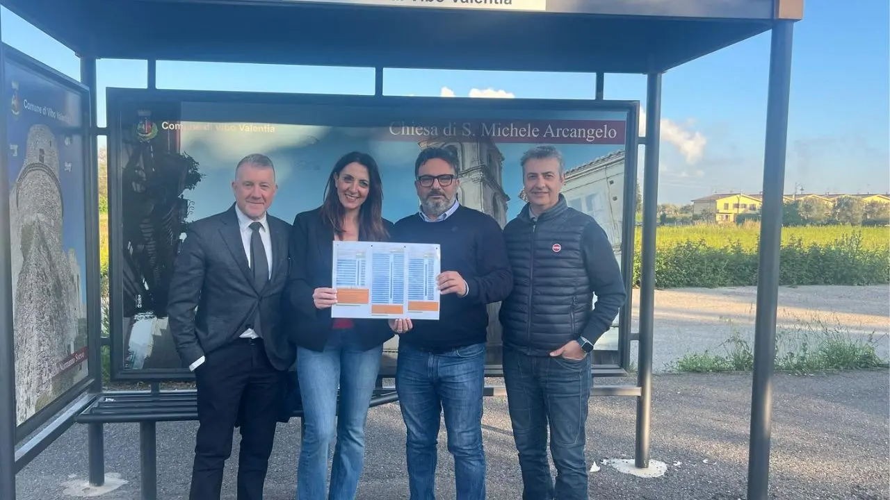 Bus gira a vuoto a Vibo, Katia Franzè: «Amministrazione inerte, Fdi in campo per diffondere gli orari delle corse»