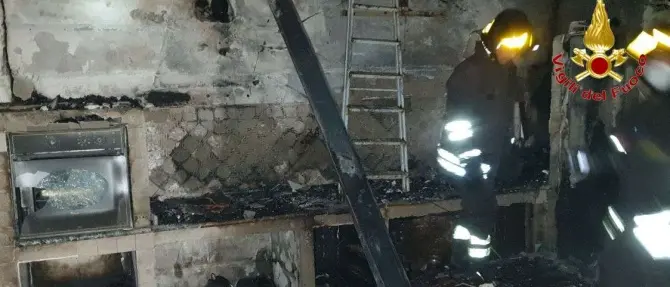 Paura a Gerocarne, incendio coinvolge abitazione: evacuate due famiglie