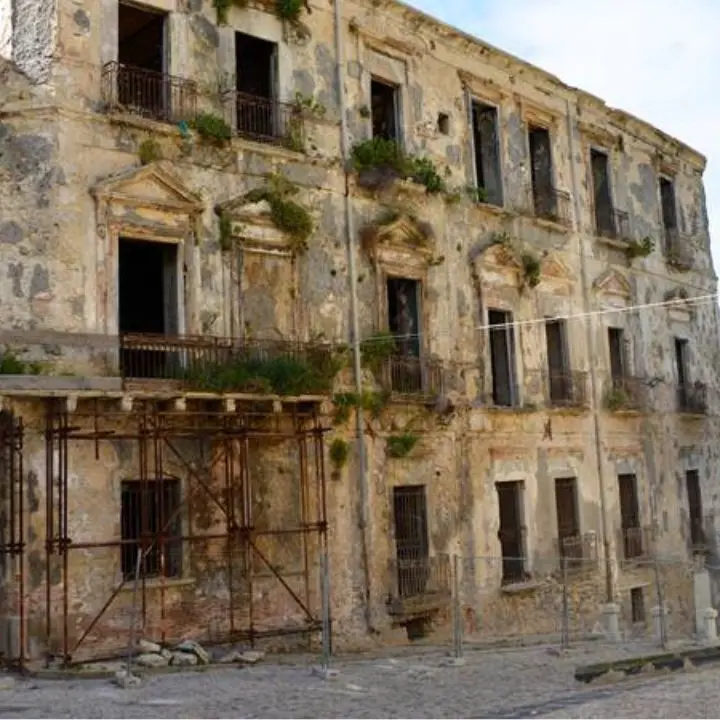Tropea, il restauro di Palazzo Giffone da 5,6 milioni entra nel vivo: arriva l'incarico esterno per il supporto al Rup