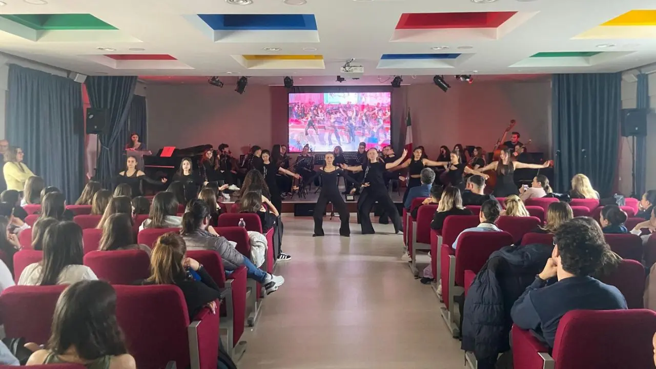 Vibo, il Liceo Capialbi ricorda il genocidio armeno e le stragi dimenticate fra arte e testimonianze toccanti