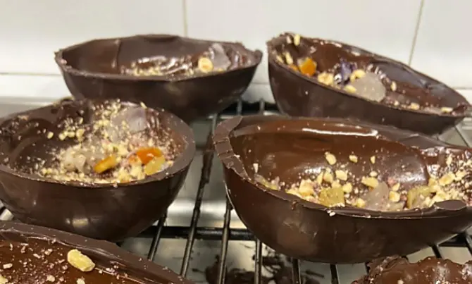 L'uovo di Pasqua alla cipolla, l'originale mix di sapori per promuovere la “rossa” di Tropea