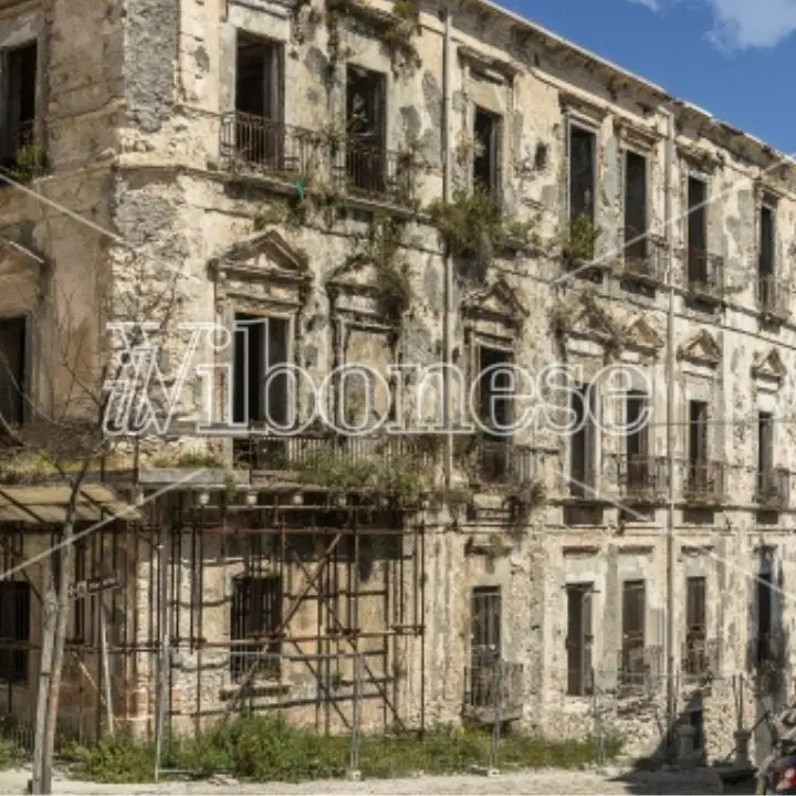 Dai fasti del Settecento a simbolo di degrado, a Tropea passi in avanti per il recupero (da 5,6 milioni di euro) di palazzo Giffone