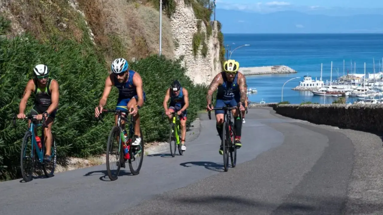 Tropea ospita la terza edizione del Triathlon degli Dei: tra i partecipanti anche un atleta olimpionico