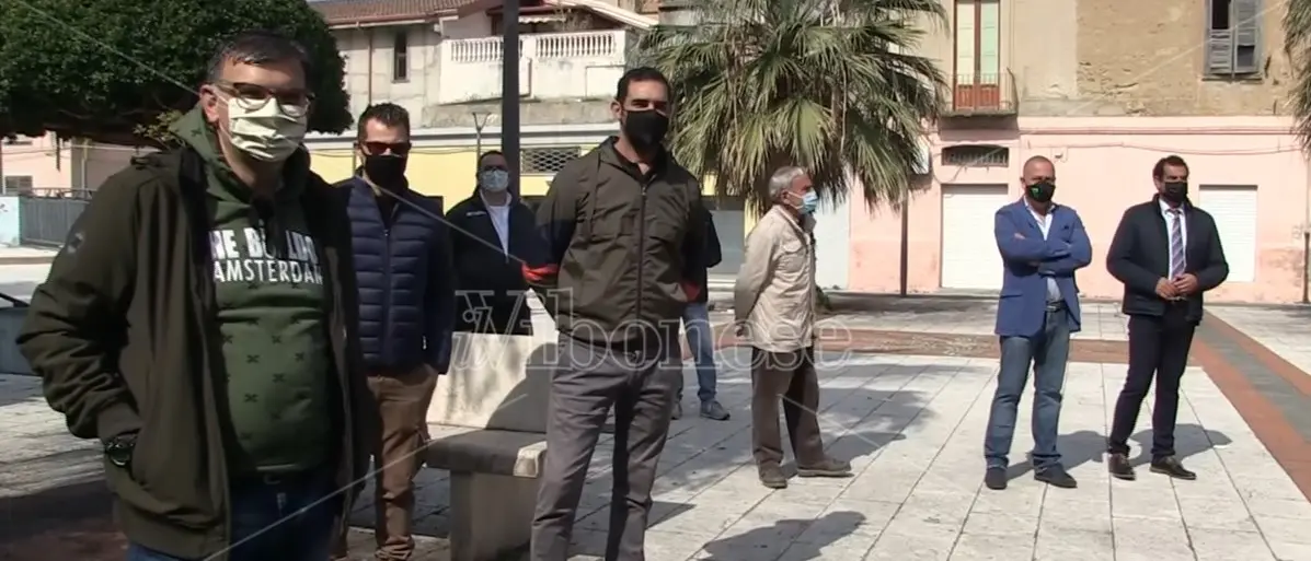 Parlano i ristoratori vibonesi in rivolta: «Pronti a violare la legge per non morire» - Video