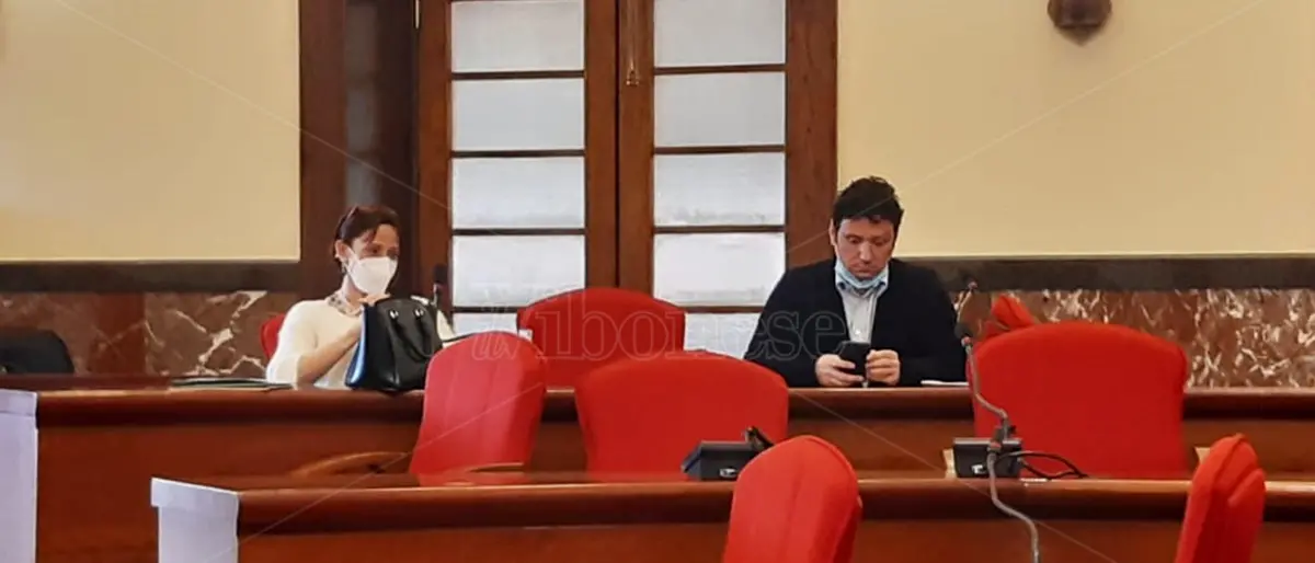 Short list, lo scontro arriva in Commissione: scintille in aula