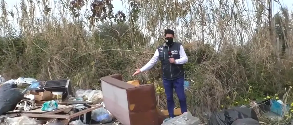 Rifiuti ovunque: l’Inviato speciale di LaC Tv squarcia il velo sulla vergogna del Vibonese - Video