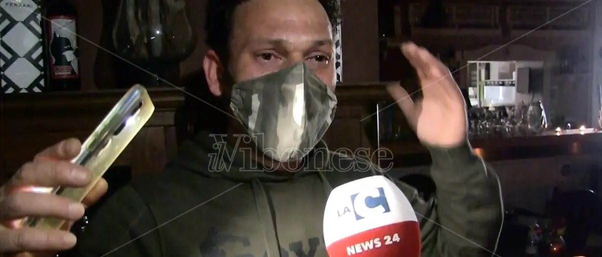 Le lacrime e la rabbia di Francesco: «Vi racconto come il Covid ha distrutto la mia vita» - Video