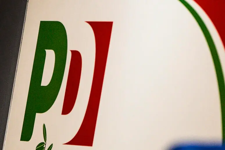 Il Pd attacca Occhiuto sul sondaggio del centrodestra:\u00A0«Finanzia la sua propaganda con i soldi dei\u00A0calabresi»\n