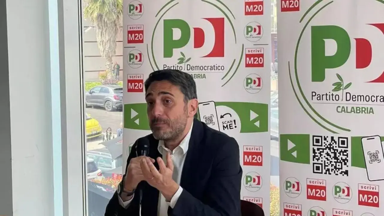 <p>Nicola Irto, segretario regionale Pd Calabria</p>\\n