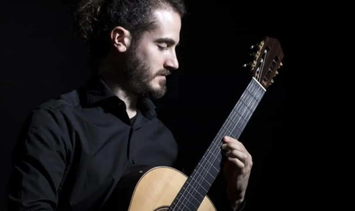 Vibo, la chitarra del maestro messicano Ponce al centro del concerto di Simone Rinaldo al Torrefranca