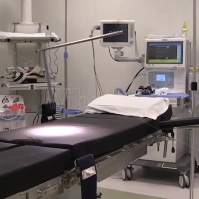 A Vibo il Covid lascia i papà fuori dalla sala parto: «Non è giusto, altrove è possibile»