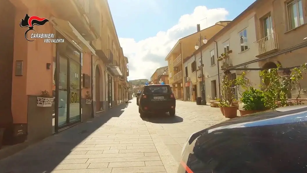 “Diacono”, l’indagine si allarga: sequestrati documenti all’Ufficio scolastico di Vibo - Video