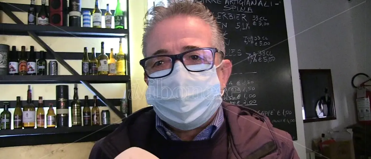 Sul lastrico per i mancati ristori, in sciopero della fame da 5 giorni: ora gli staccano il gas