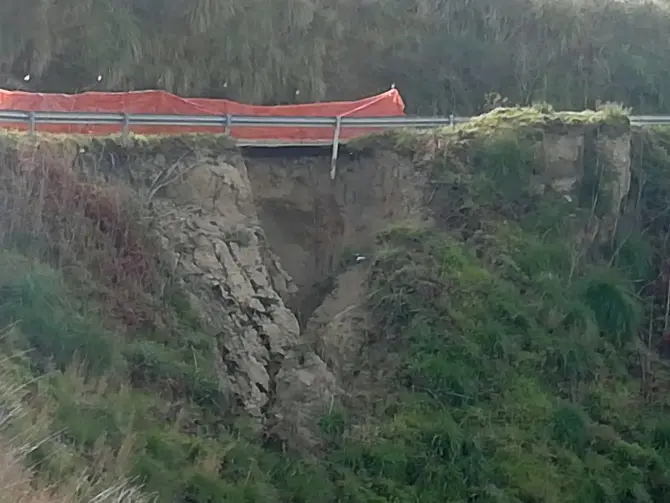 Cessaniti, la provinciale 82 fa paura. Gli utenti: «S’intervenga subito» - Video