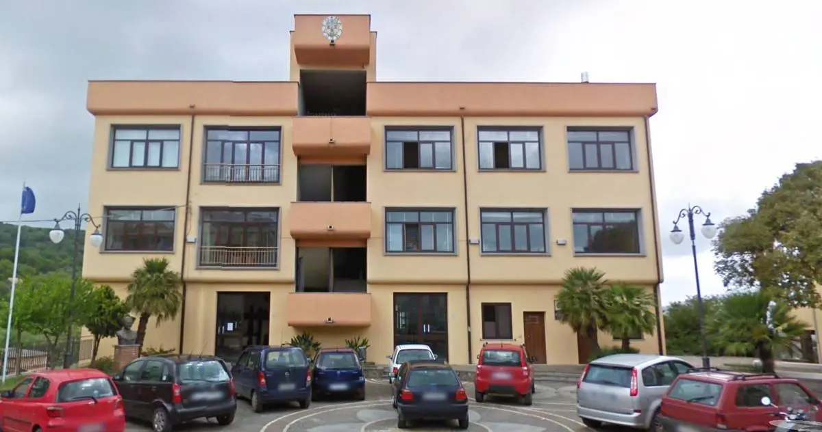 Tributi: il Comune di Maierato internalizza la riscossione ordinaria, ma l'opposizione solleva dubbi per la carenza di personale