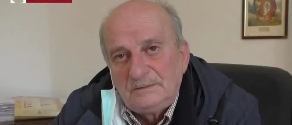 Limbadi, il sindaco aggredito in Comune: «Temo per la mia famiglia» - Video