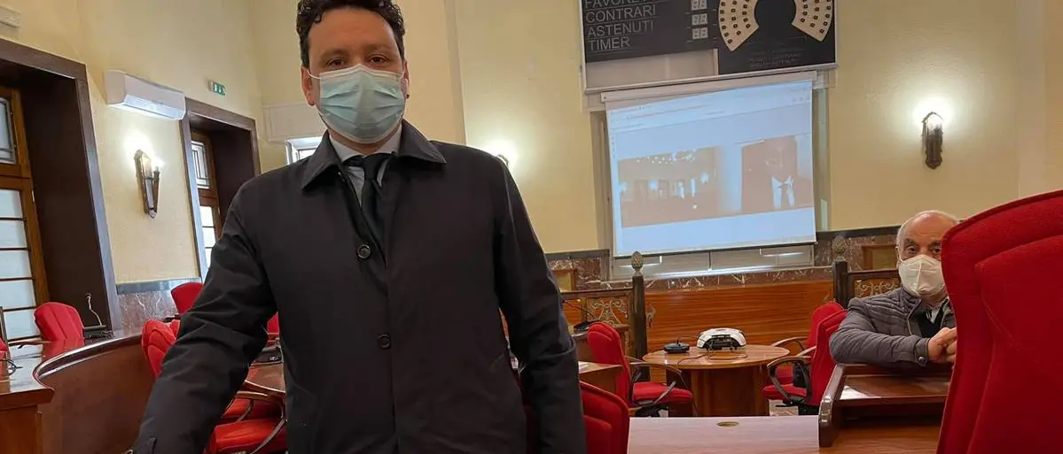 Rifiuti nell’ex Cgr di Portosalvo, chiesti tempi certi per la rimozione