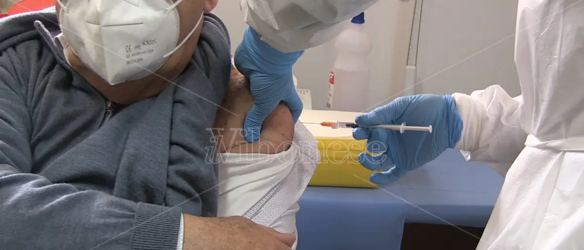 Emergenza Covid-19: il ministero autorizza la quinta dose per over 80 e fragili