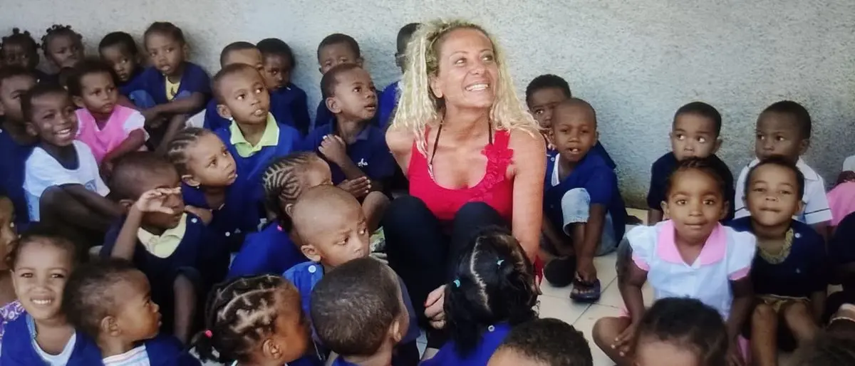 Aiutare i bambini in difficoltà, la straordinaria missione della vibonese Maria Teresa Rosano