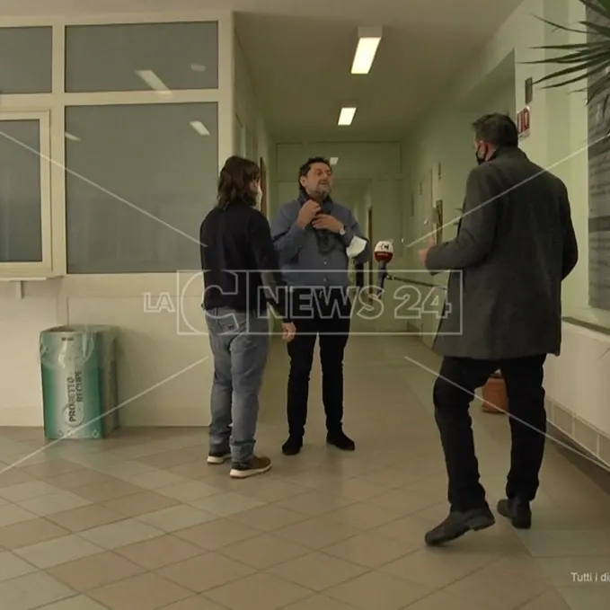 “Diplomificio”, il direttore dell’ufficio scolastico regionale sceglie il silenzio - Video