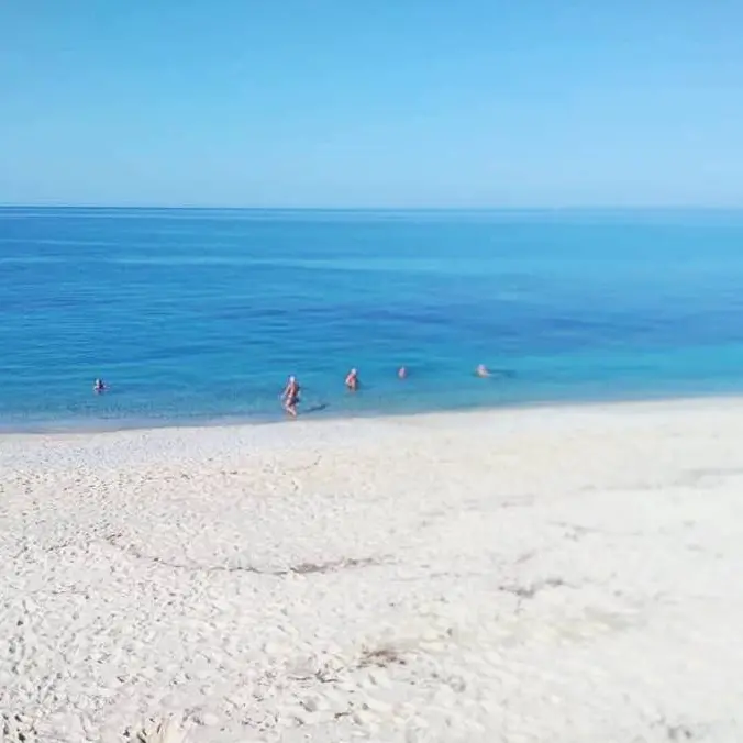 Nel Vibonese la primavera è in anticipo: 24 gradi e primi tuffi in mare