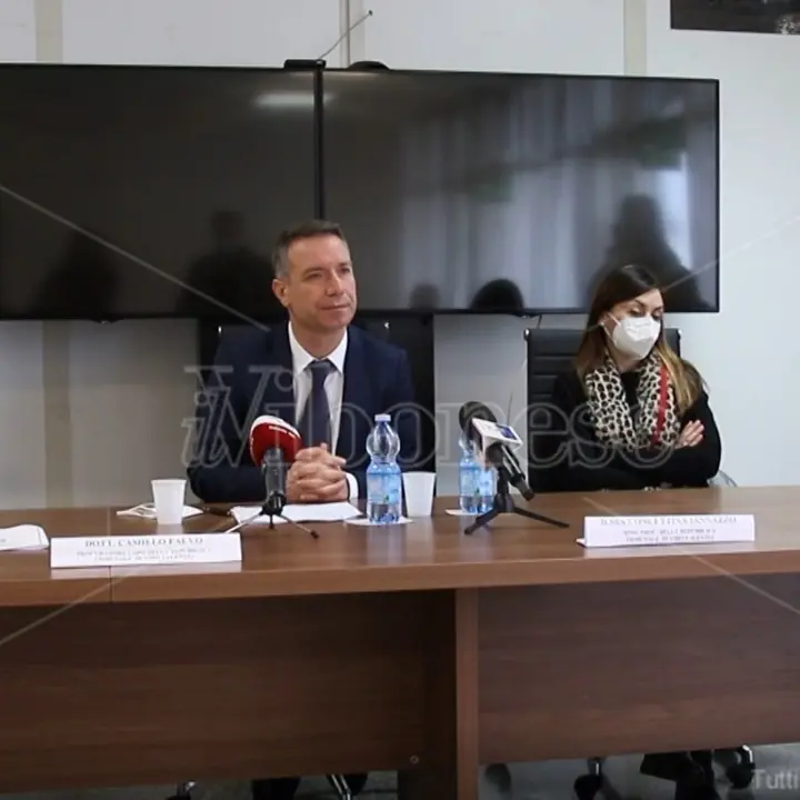 Tropea, salme distrutte. Il procuratore: «Raccapricciante, controllate le tombe dei vostri cari»