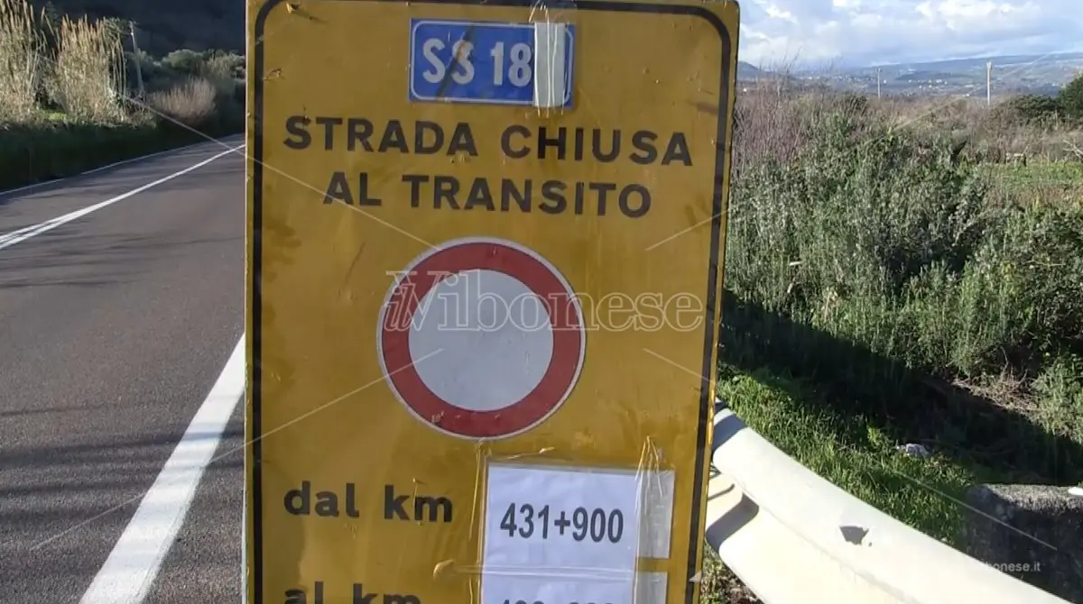 Vibo Valentia: la Statale 18 chiusa al transito e quei percorsi alternativi da incubo - Video
