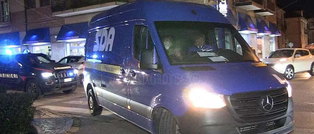 Covid, carico di vaccini AstraZeneca consegnato allo Jazzolino di Vibo - Video