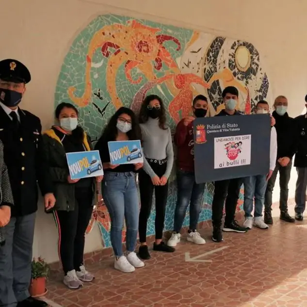 Bullismo e cyberbullismo, la Polizia incontra gli studenti di Tropea
