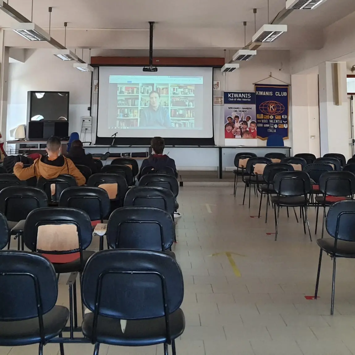 Internet e il suo uso consapevole, il Kiwanis incontra gli studenti di Vibo