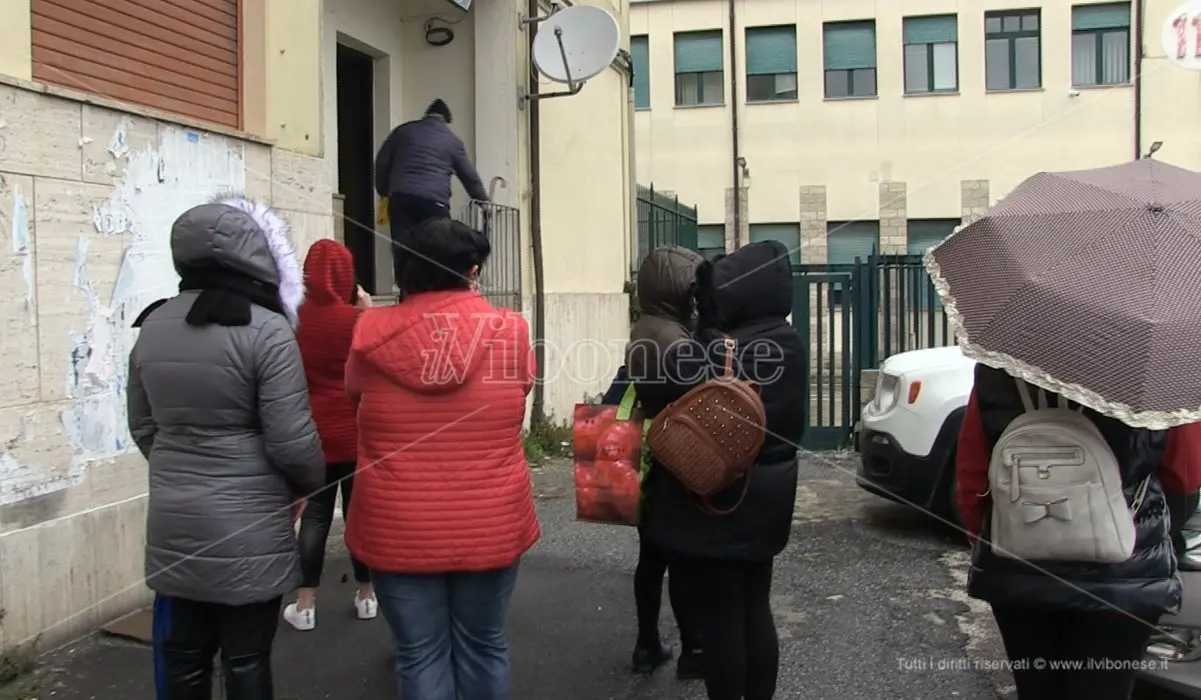 I dolci di carnevale per restituire un sorriso alle famiglie vibonesi piegate dalla pandemia - Video