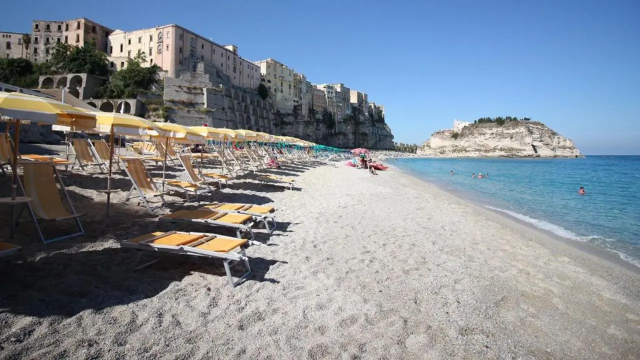 Il mare più bello del Vibonese? È a Tropea e in altri 4 comuni. Ecco le Vele assegnate da Legambiente