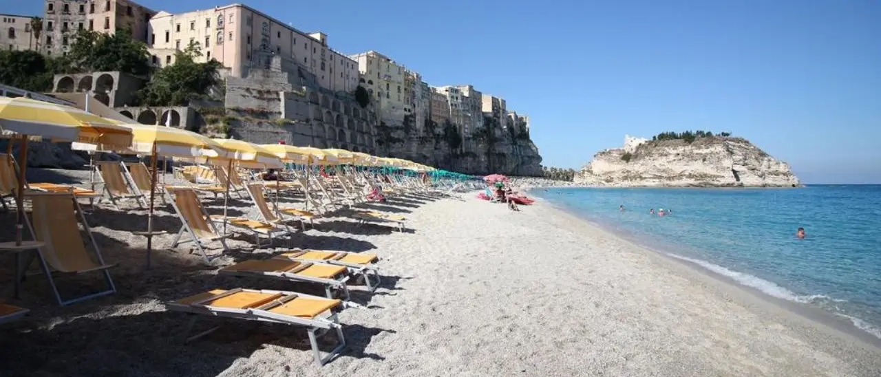 Il mare più bello del Vibonese? È a Tropea e in altri 4 comuni. Ecco le Vele assegnate da Legambiente