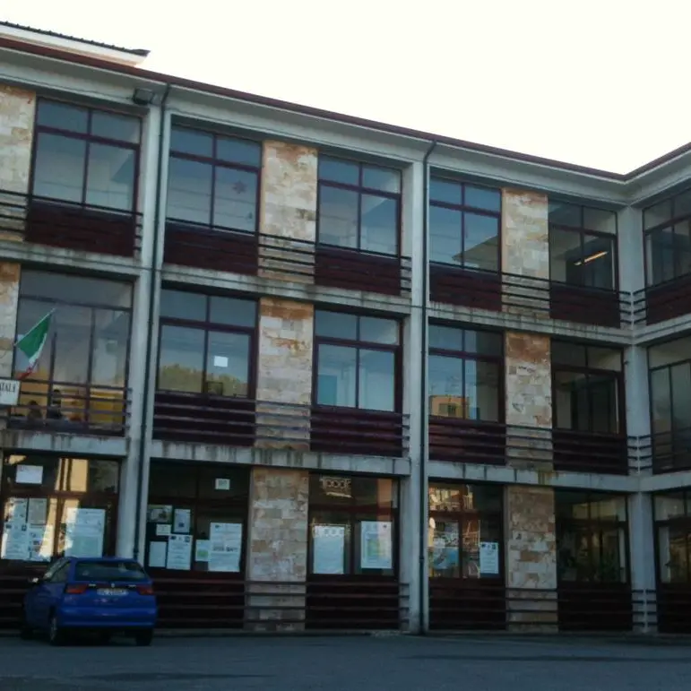 Docenti e alunni positivi al Covid, chiusa per dieci giorni la Murmura di Vibo