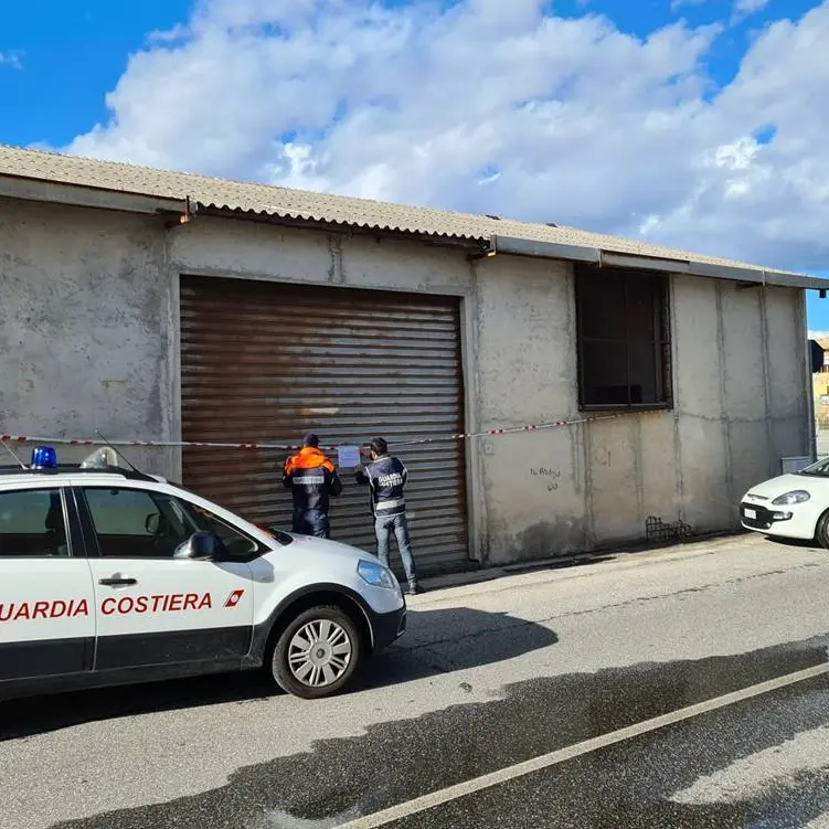 Vibo Marina, sequestrato capannone abusivo con tetto in eternit